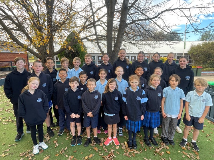 group photo 26 Students qualified to attend District Cross Country