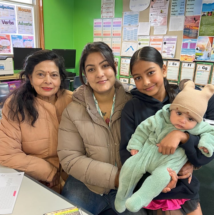 An image of ‎3 people, child, people smiling